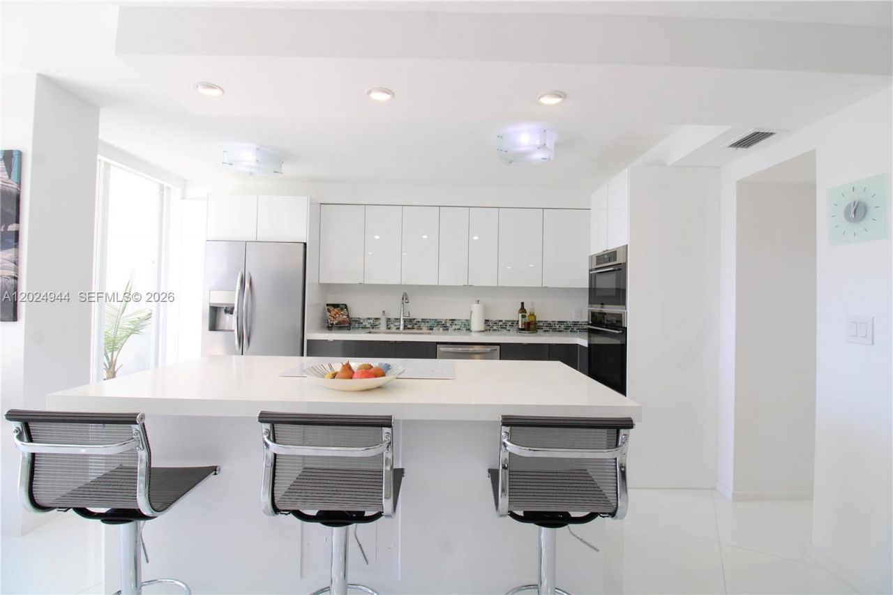 3600 Mystic Pointe Dr , Unit 1115, Aventura, FL 33180 Photo
