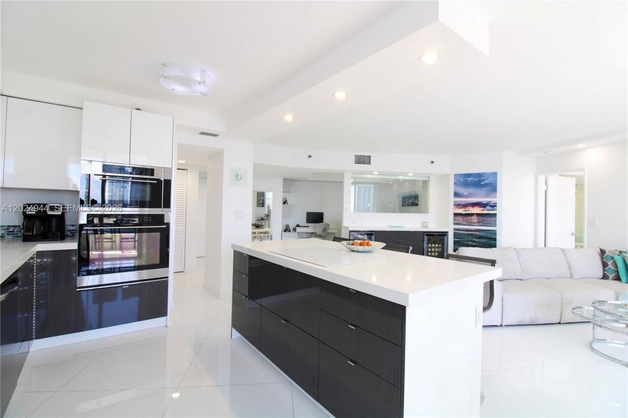 3600 Mystic Pointe Dr , Unit 1115, Aventura, FL 33180 Photo