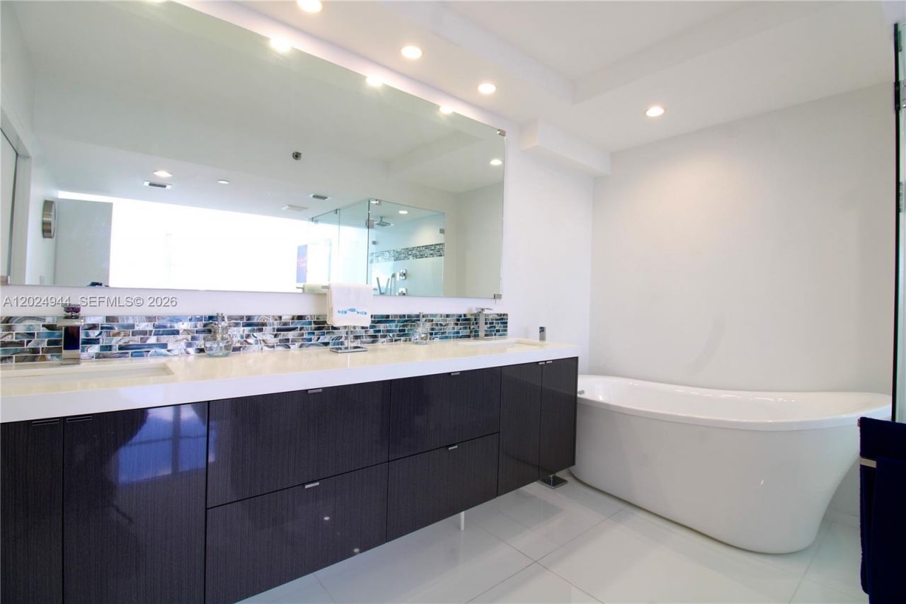 3600 Mystic Pointe Dr , Unit 1115, Aventura, FL 33180 Photo
