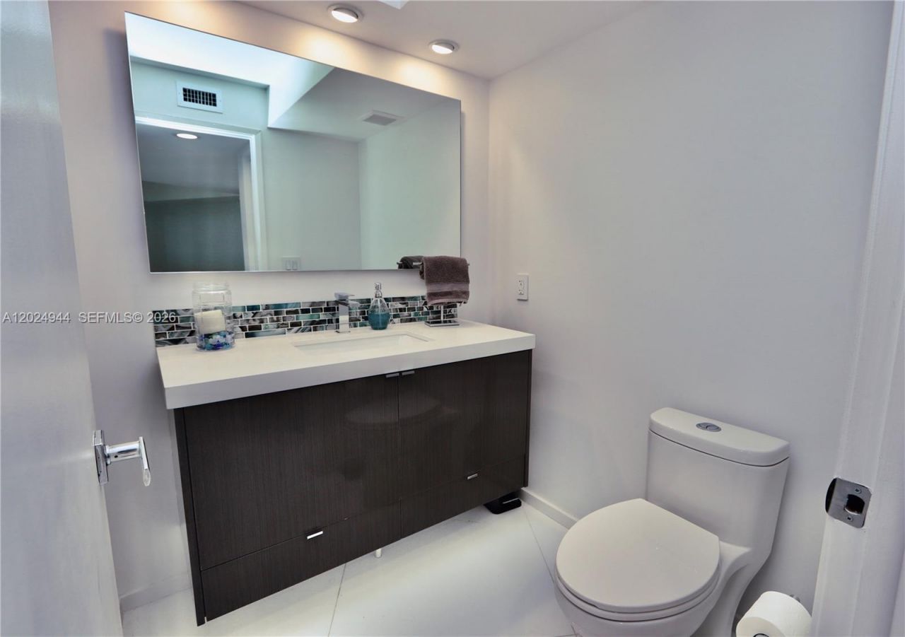 3600 Mystic Pointe Dr , Unit 1115, Aventura, FL 33180 Photo