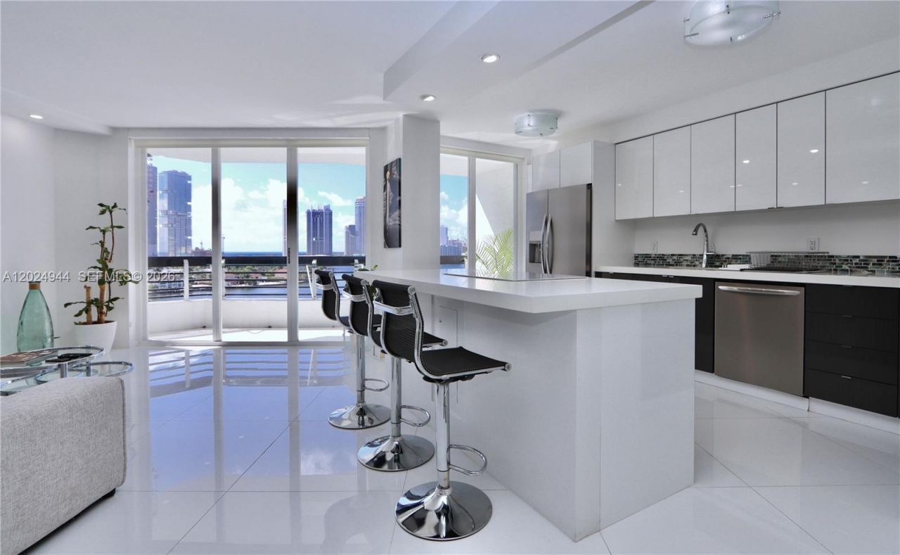 3600 Mystic Pointe Dr , Unit 1115, Aventura, FL 33180 Photo
