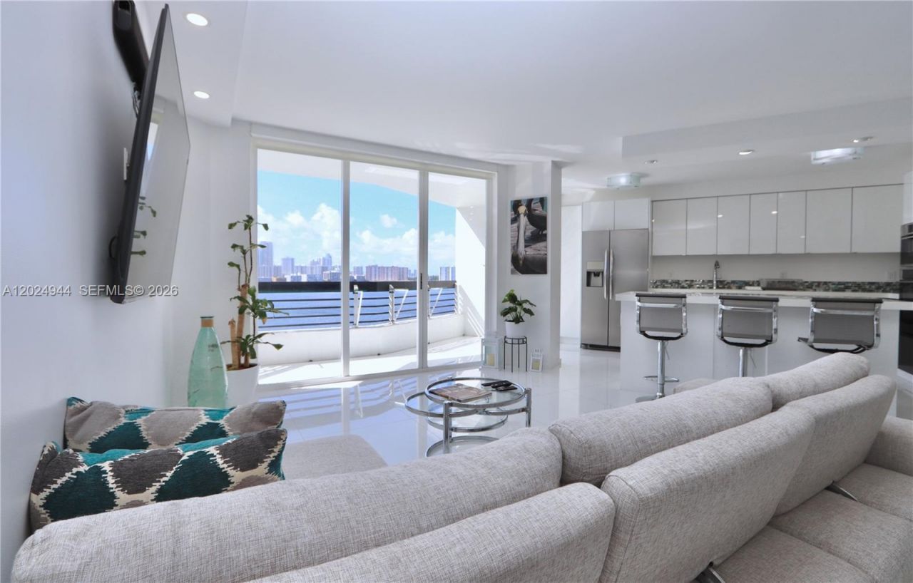 3600 Mystic Pointe Dr , Unit 1115, Aventura, FL 33180 Photo