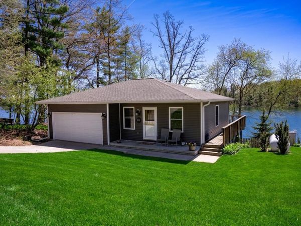 3111 W Lake Helen Drive, Rosholt, WI 54473