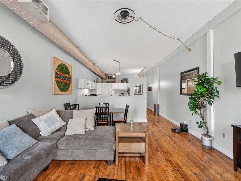 408 W Saint Clair Avenue, Unit 319, Cleveland, OH 44113 Photo 7