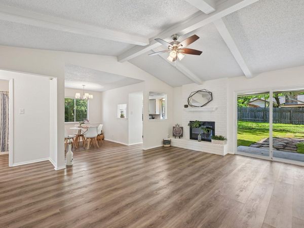 914 Hillside Oaks DR, Austin, TX 78745
