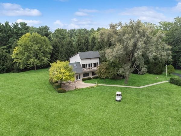 12266 North Grove Road , Sycamore, IL 60178
