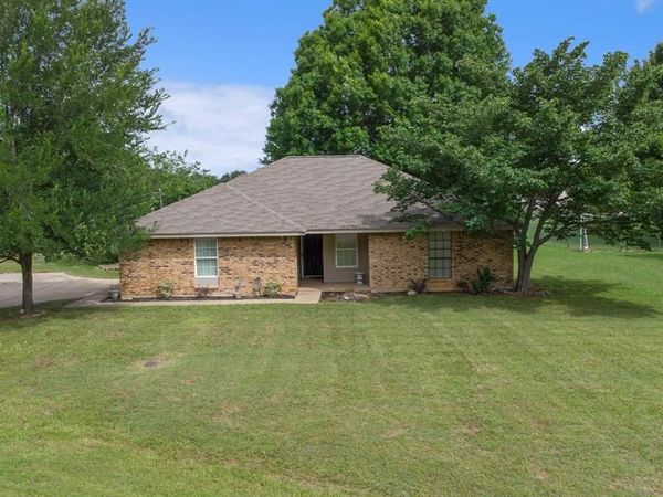 2944 Whispering Creek Lane , Burleson, TX 76028