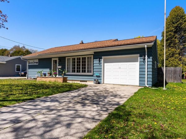 2018 Menasha AVENUE, Manitowoc, WI 54220