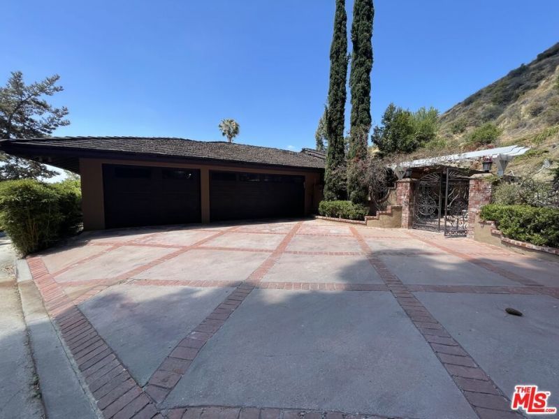 1830 Maginn Drive, Glendale, CA 91202 Main Photo