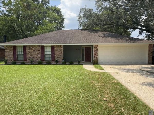 6044 Fleetwood Dr, Baton Rouge, LA 70817
