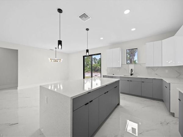 375 Selkirk AVE , LEHIGH ACRES, FL 33974