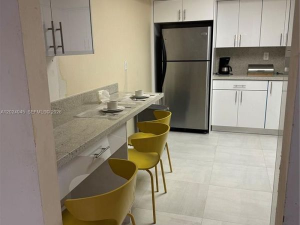 3600 Mystic Pointe Dr , Unit 208, Aventura, FL 33180