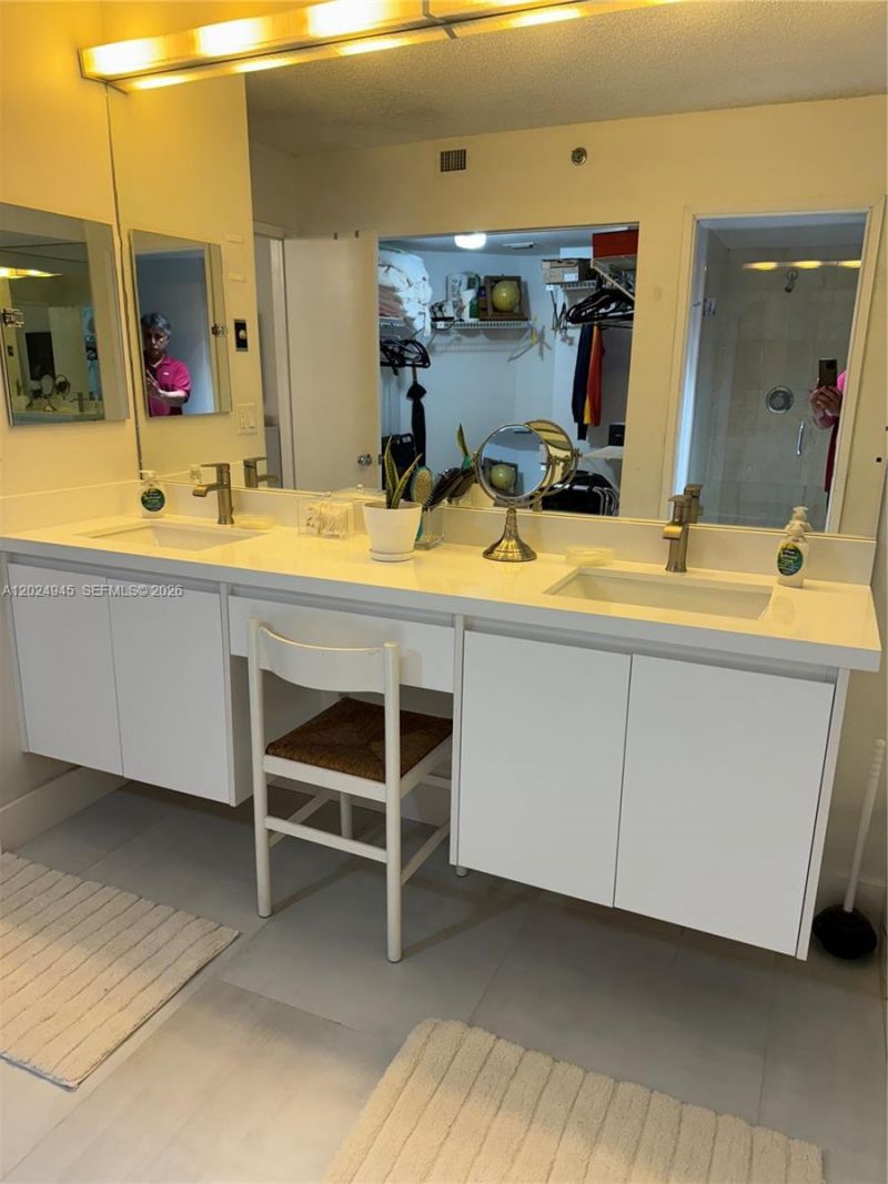 3600 Mystic Pointe Dr , Unit 208, Aventura, FL 33180 Photo