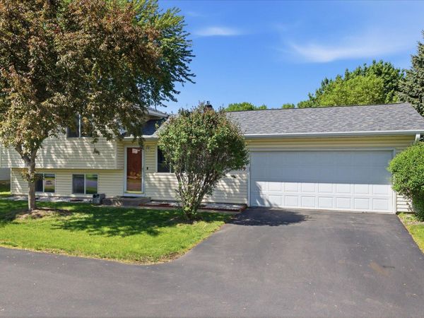 8979 Vinewood Lane N, Maple Grove, MN 55369