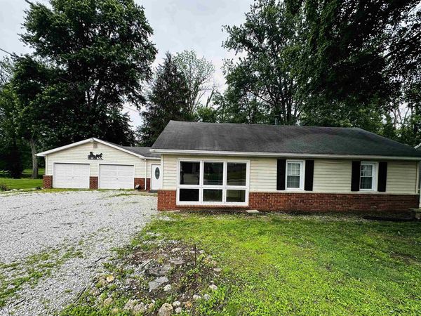 10 Daviess Drive, Washington, IN 47501