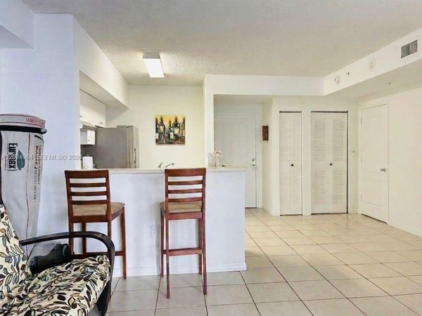 5085 NW 7th St , Unit 909, Miami, FL 33126