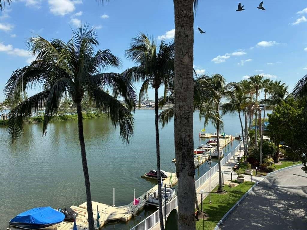 5085 NW 7th St, Unit 909, Miami, FL 33126 Photo