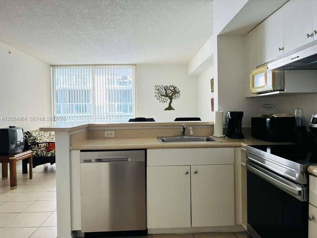 5085 NW 7th St , Unit 909, Miami, FL 33126 Photo