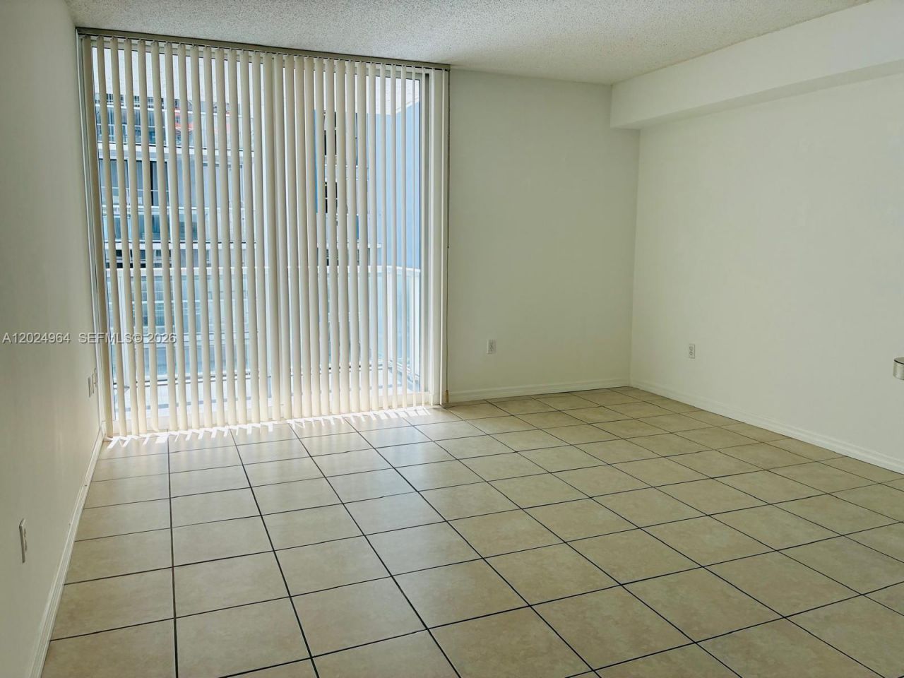 5085 NW 7th St, Unit 909, Miami, FL 33126 Photo