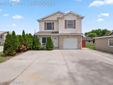2018 John R Road, Troy, MI 48083