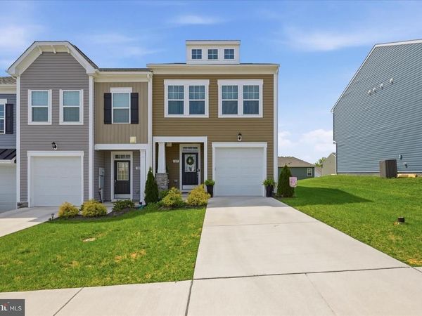 107 CLIFTON MANOR, FALLING WATERS, WV 25419