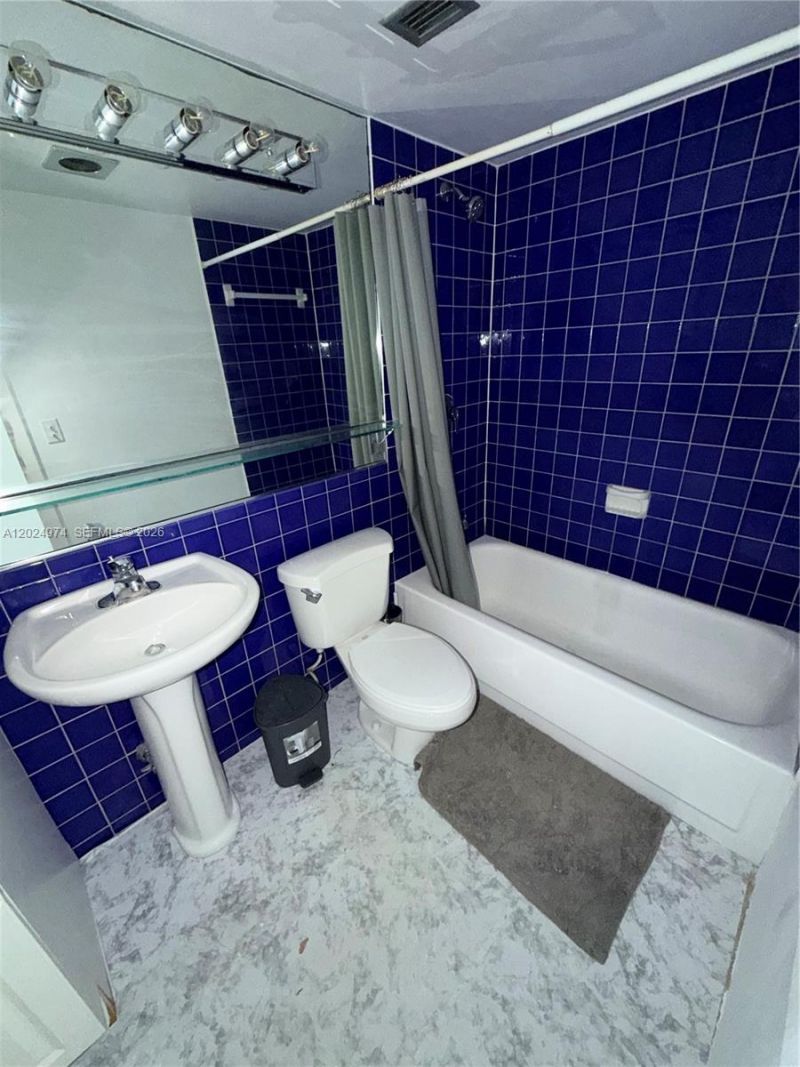 1470 NE 125th Ter , Unit 605, North Miami, FL 33161 Photo