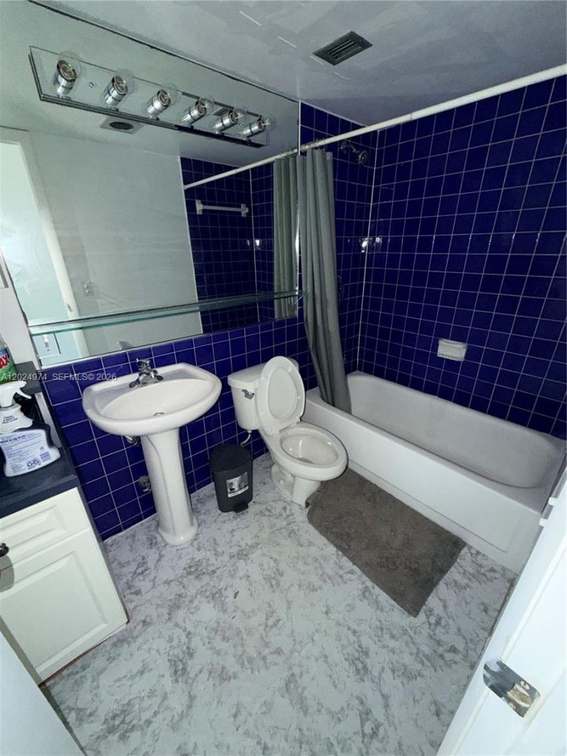 1470 NE 125th Ter , Unit 605, North Miami, FL 33161 Photo