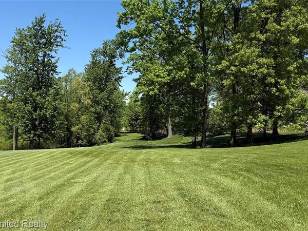 4260 McCormick Drive , Linden, MI 48451