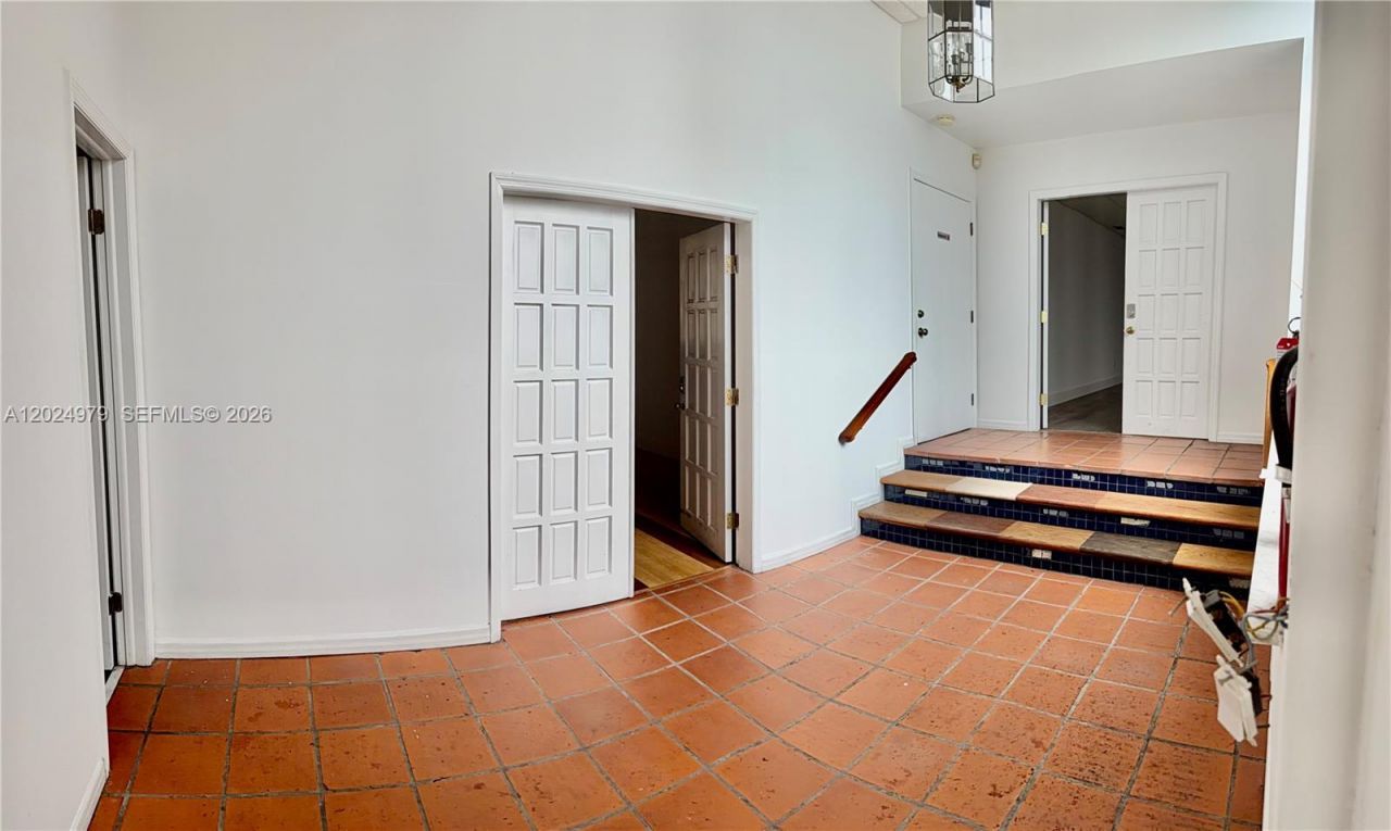 3080 SW 8th St , Miami, FL 33135 Photo