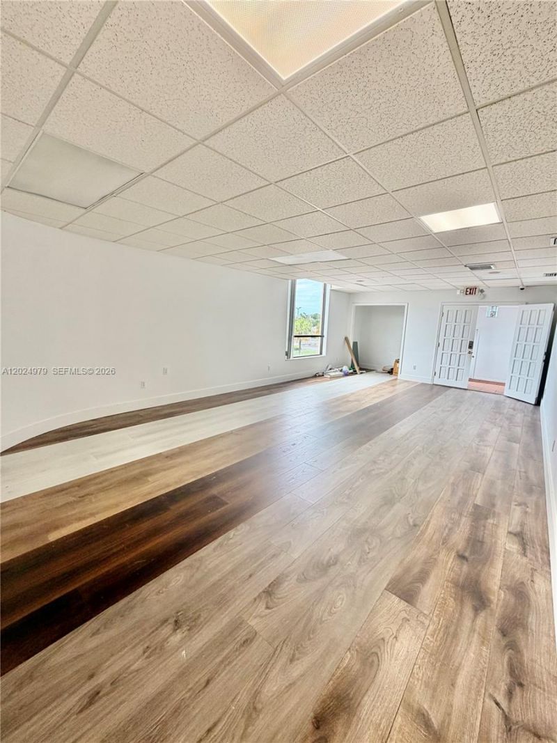 3080 SW 8th St , Miami, FL 33135 Photo