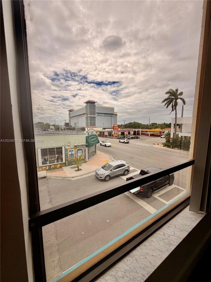 3080 SW 8th St , Miami, FL 33135 Photo