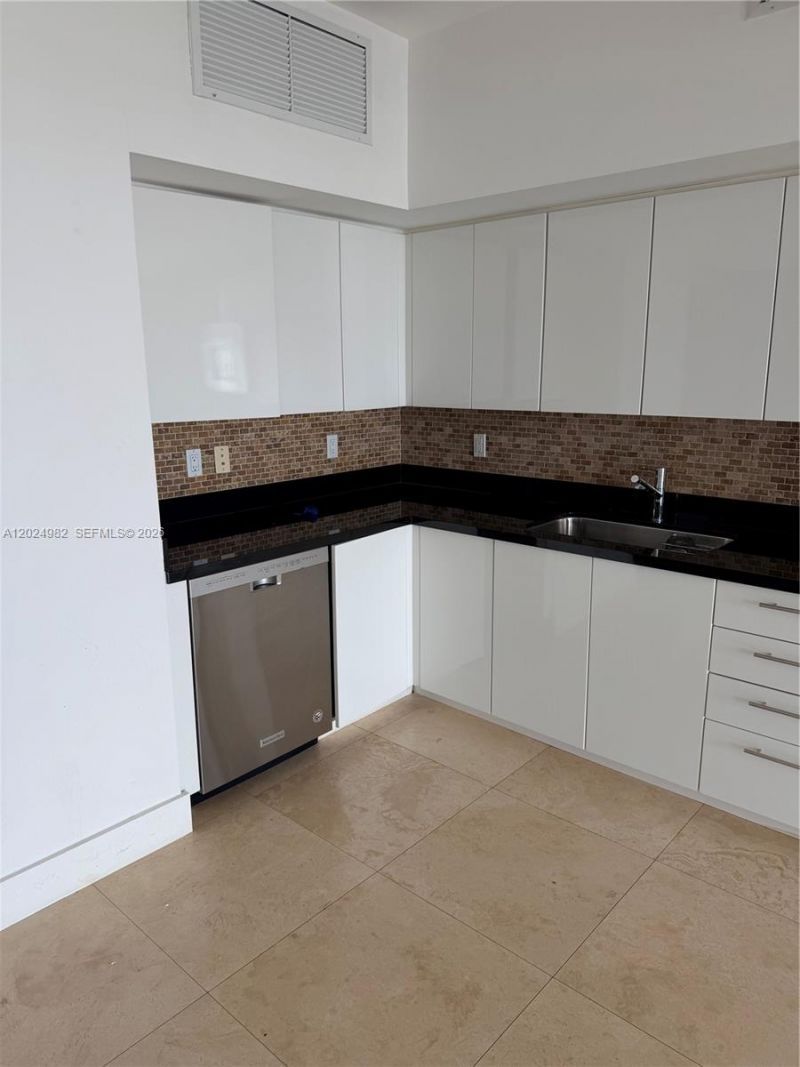 92 SW 3rd St , Unit 3909, Miami, FL 33130 Photo