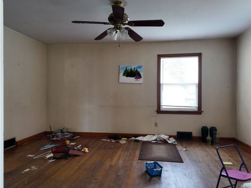 217 S Marietta Street, Saint Clairsville, OH 43950 Photo 3