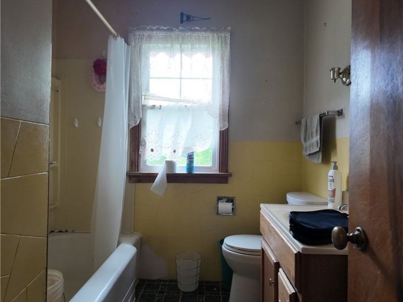 217 S Marietta Street, Saint Clairsville, OH 43950 Photo 7