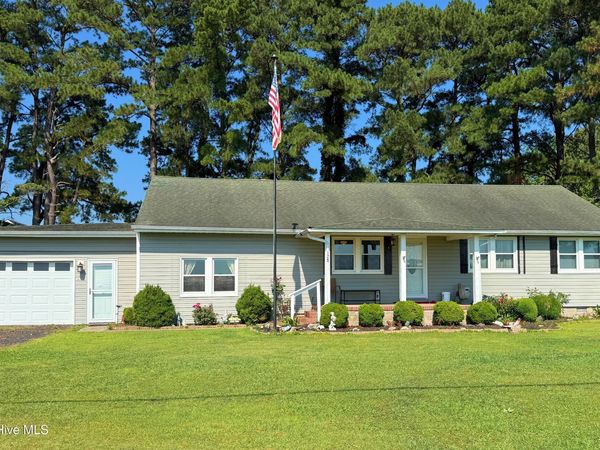 128 N Indiantown Road, Shawboro, NC 27973
