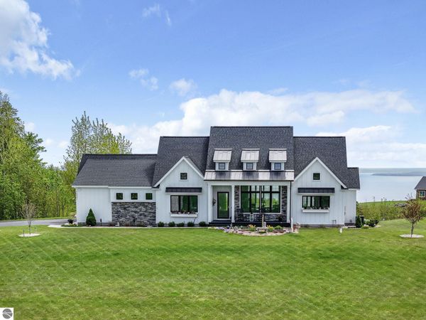 10041 John Michael Drive E, Suttons Bay, MI 49682