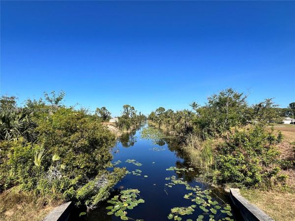 3239 NE 9 Avenue , Cape Coral, FL 33909