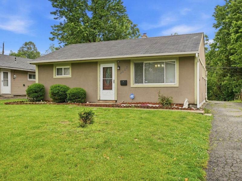 2222 Century Drive, Columbus, OH 43211 Photo 2