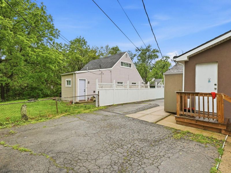 2222 Century Drive, Columbus, OH 43211 Photo 21