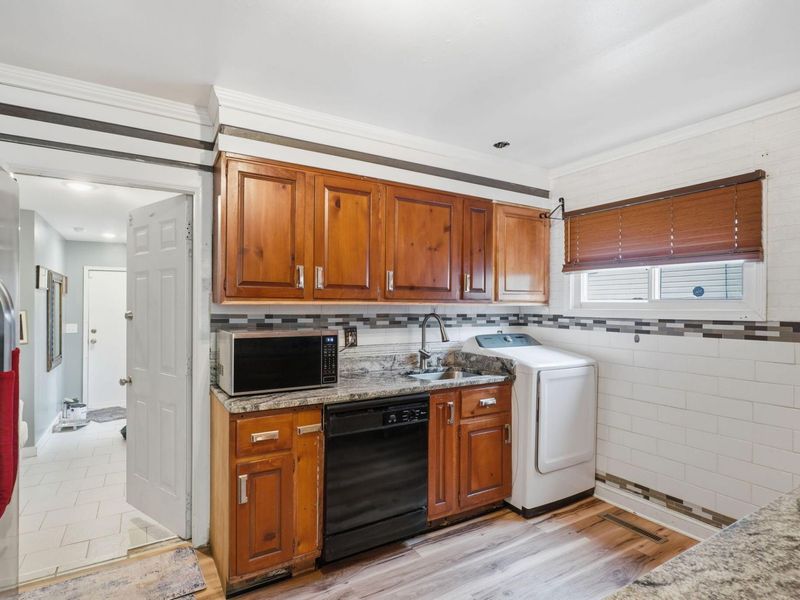 2222 Century Drive, Columbus, OH 43211 Photo 7