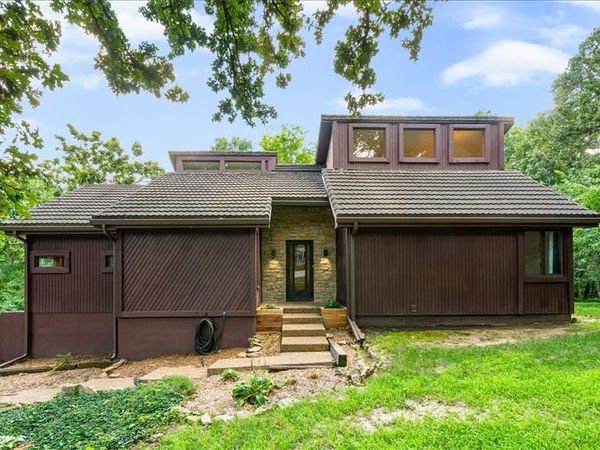 21101 Bittersweet Drive, Lenexa, KS 66220