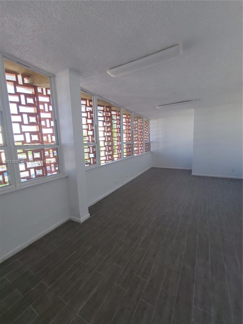 2406 E Oakland Park Blvd , Fort Lauderdale, FL 33306 Photo