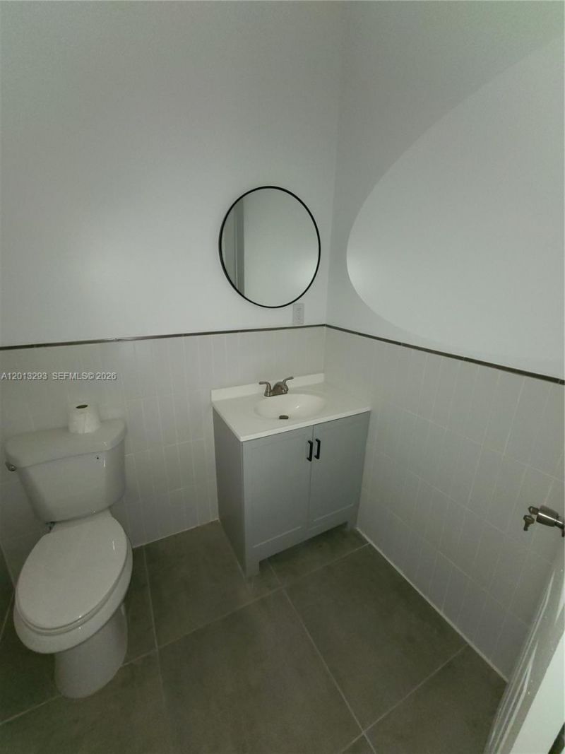 2406 E Oakland Park Blvd , Fort Lauderdale, FL 33306 Photo