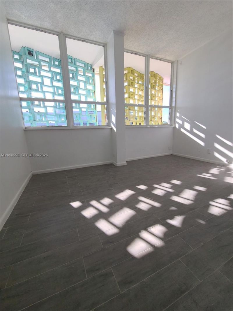 2406 E Oakland Park Blvd , Fort Lauderdale, FL 33306 Photo