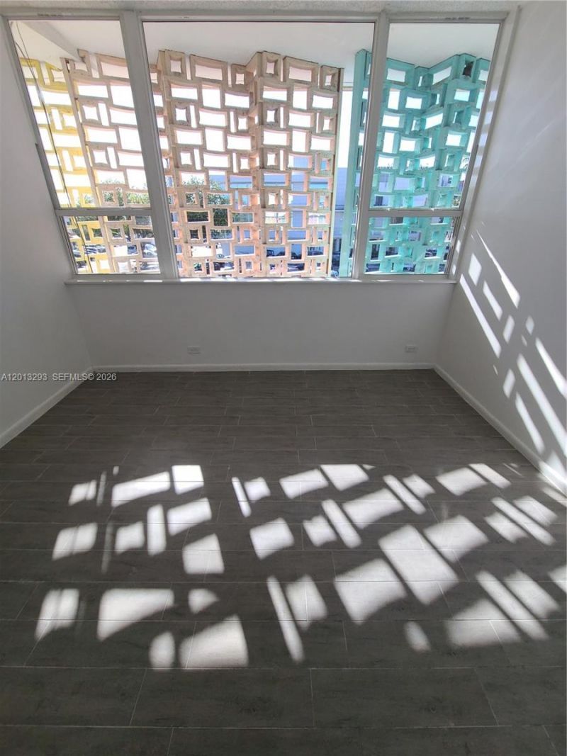 2406 E Oakland Park Blvd , Fort Lauderdale, FL 33306 Photo