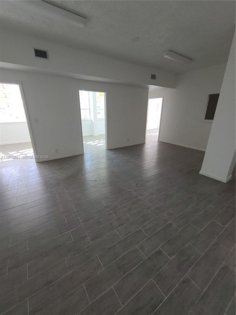 2406 E Oakland Park Blvd , Fort Lauderdale, FL 33306 Photo