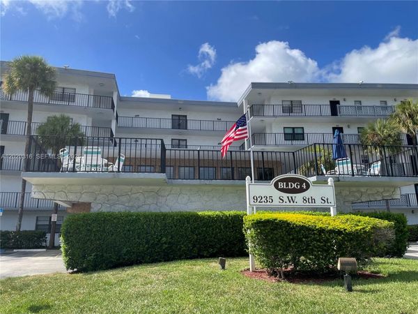 9235 SW 8th St, Unit 209, Boca Raton, FL 33428
