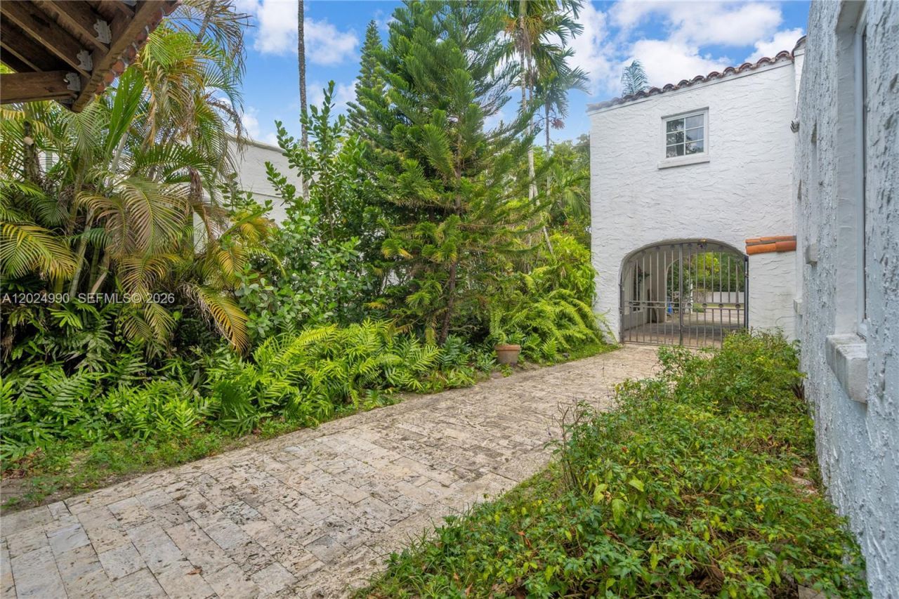 1119 Lisbon St , Coral Gables, FL 33134 Photo