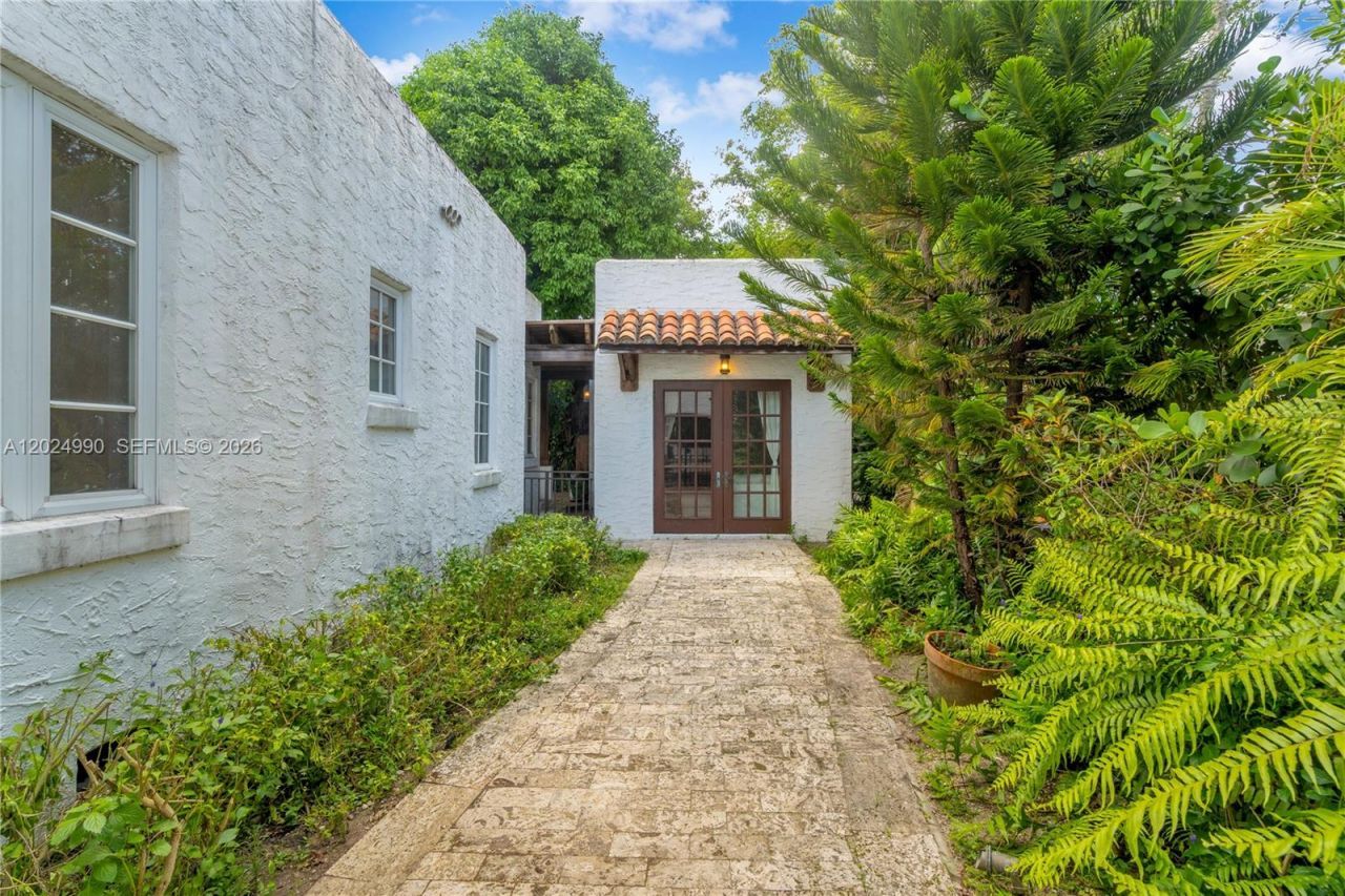 1119 Lisbon St , Coral Gables, FL 33134 Photo