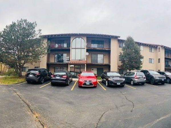 21W581 North Avenue , Unit 83, Lombard, IL 60148